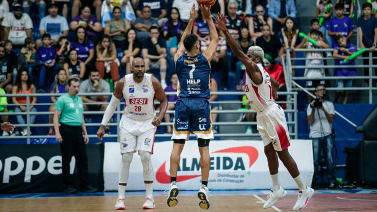 Em jogo emocionante, FlaBasquete vence o São Paulo fora de casa e assume a  Liderança do NBB